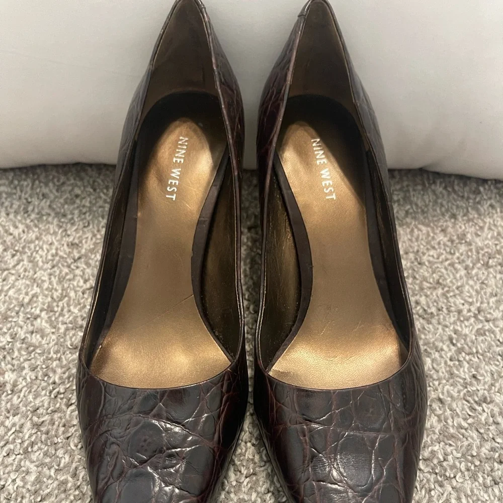 Sassy fun pointed toe heels ❤️‍🔥 - Picture 5 of 6